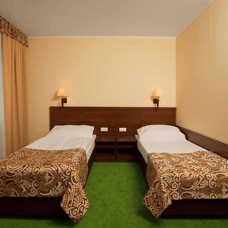Hotel Zielony Poznań Buitenkant foto