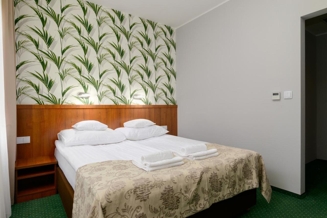 Hotel Zielony Poznań Buitenkant foto