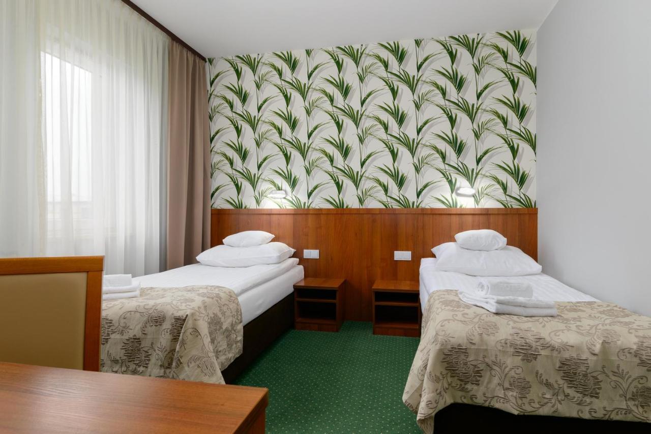 Hotel Zielony Poznań Buitenkant foto