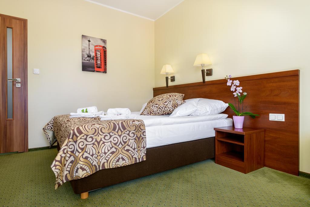Hotel Zielony Poznań Buitenkant foto
