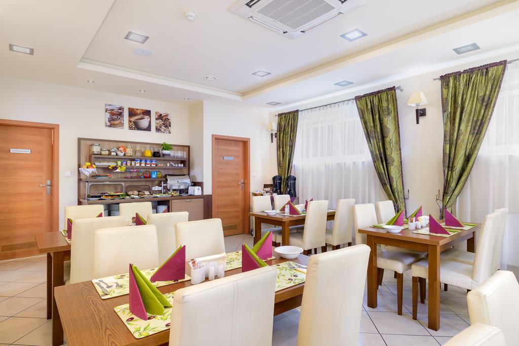 Hotel Zielony Poznań Buitenkant foto