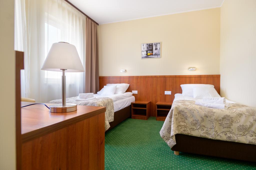 Hotel Zielony Poznań Buitenkant foto