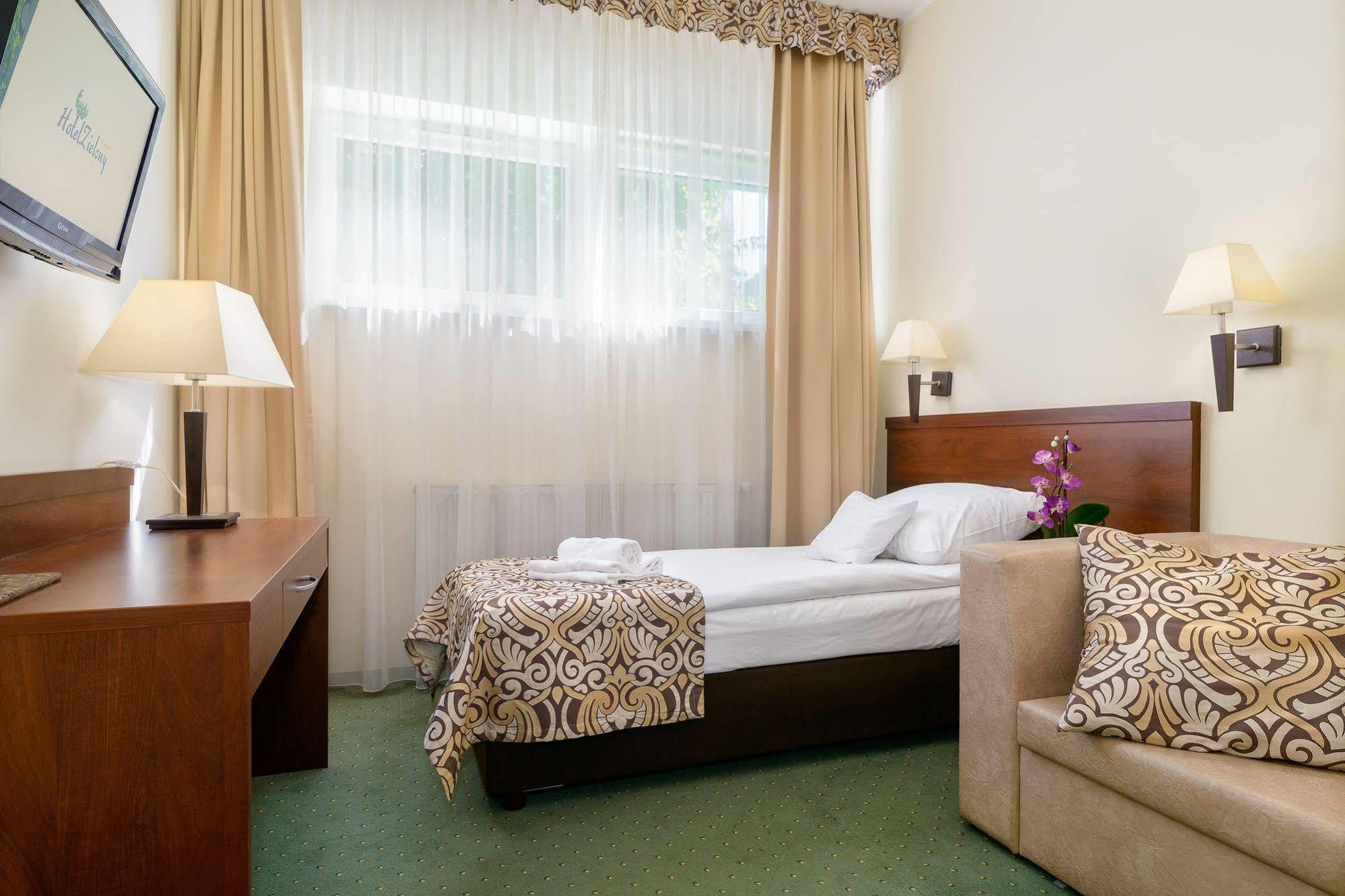 Hotel Zielony Poznań Buitenkant foto