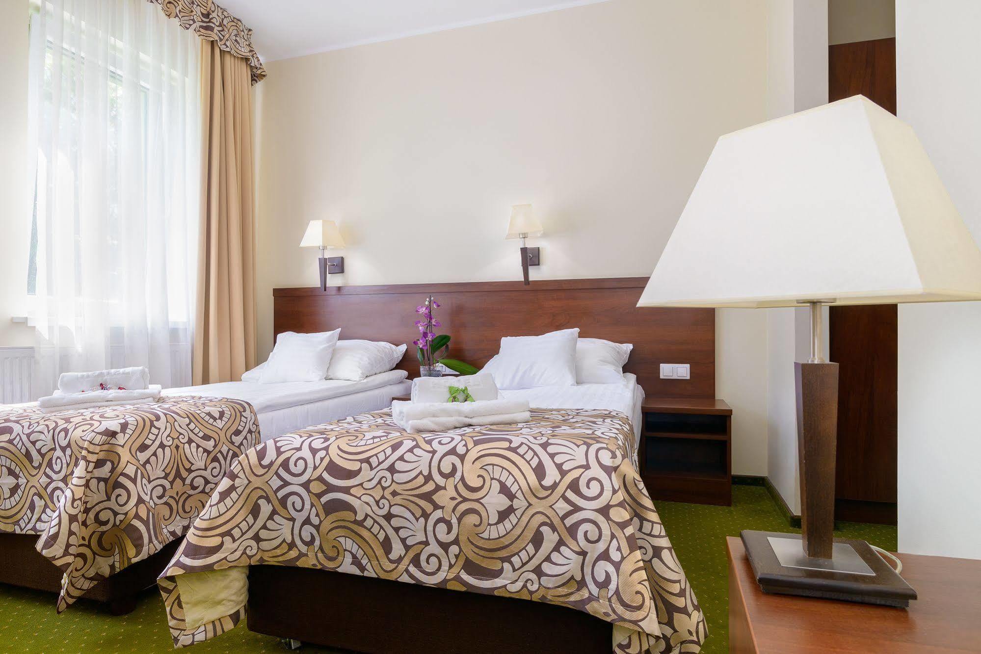 Hotel Zielony Poznań Buitenkant foto